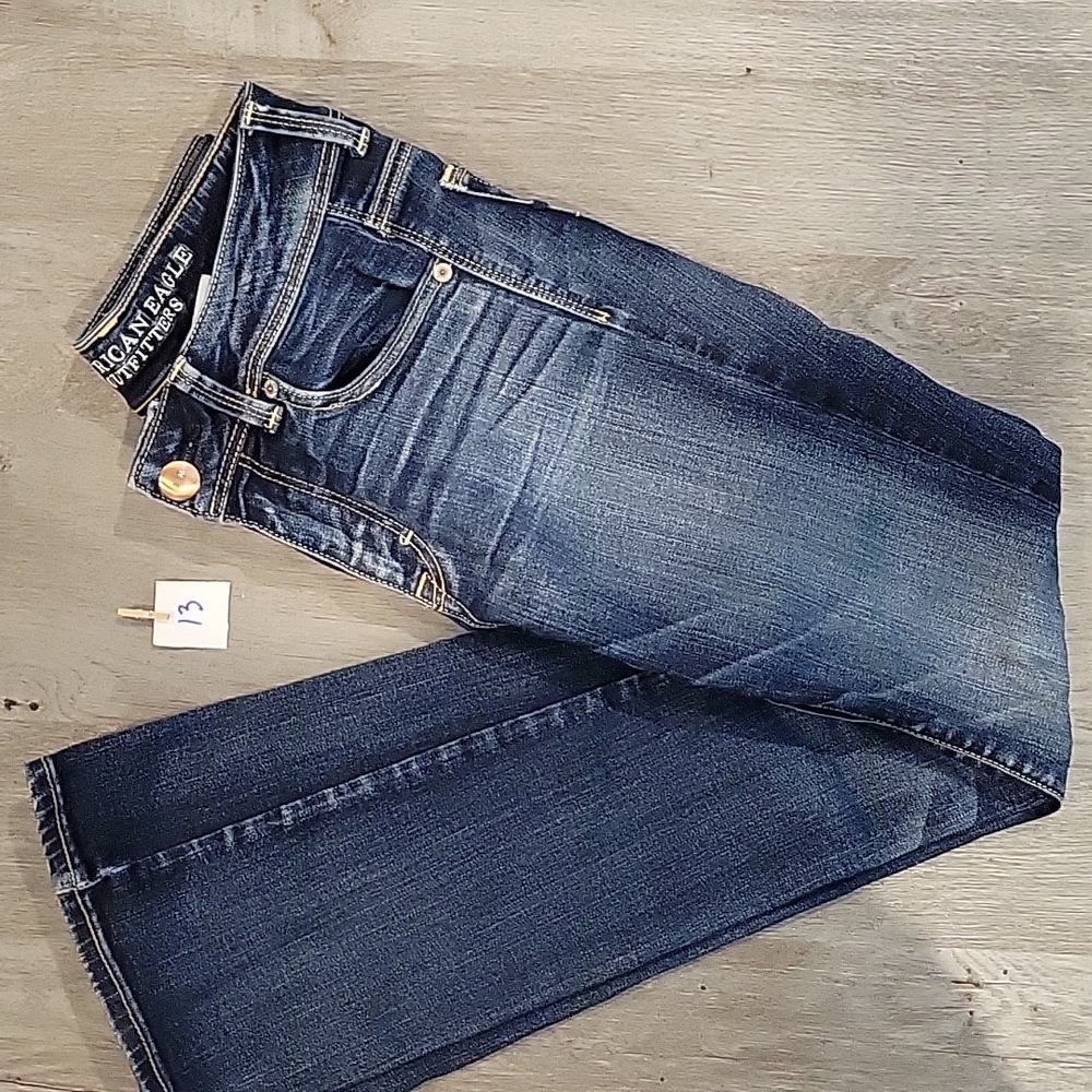 Women American eagle outfitters jeans size 4 regular